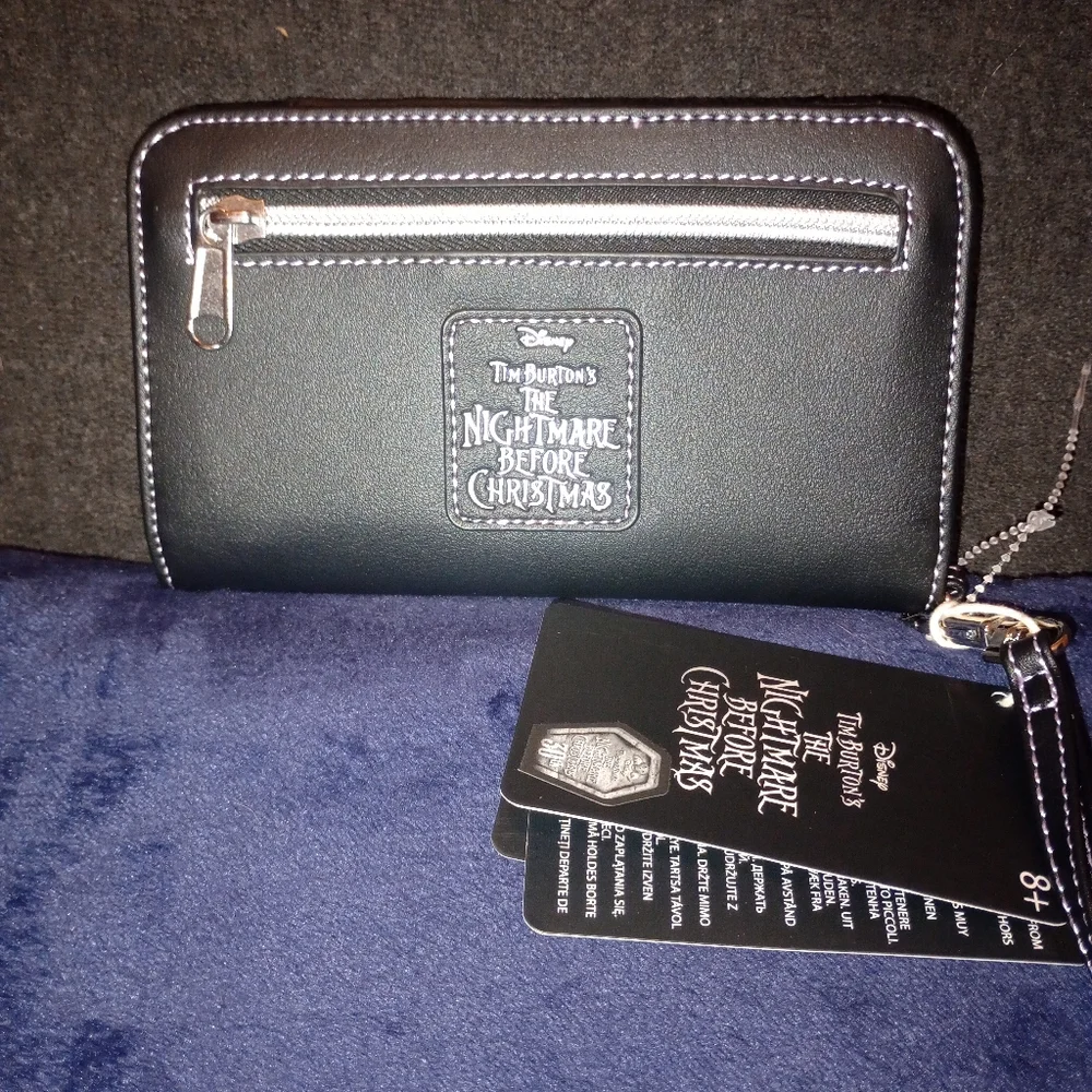 NWT Disney loungefly Nightmare Before Christmas Wallet and Phone holder - Picture 3 of 13